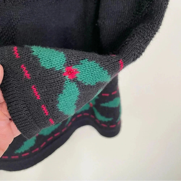 VTG Y2K 80’s Santa Christmas Sweater with Embroidered Wreath 3D Santa and Bell - Picture 4 of 9